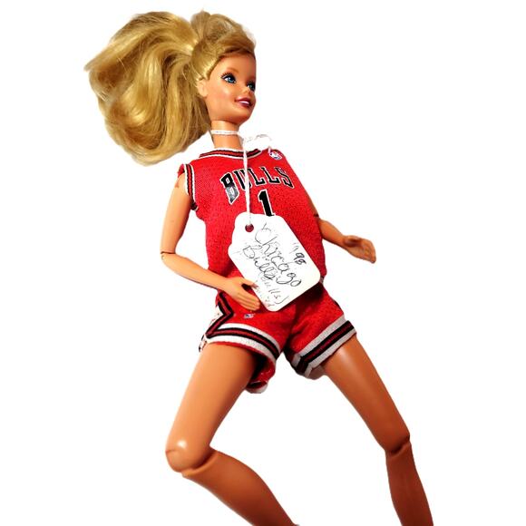 1998 NBA Chicago Bulls Basketball Barbie Mattel No. 20692 - Picture 4 of 9